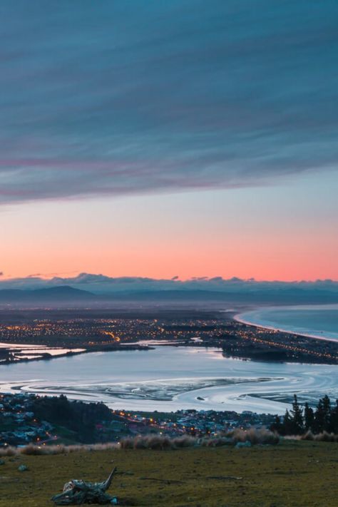 10 breathtaking spots to watch the sunset in Christchurch, New Zealand. Christchurch has amazing sunsets and going to see at least a few is a must for your Christchurch itinerary. New Zealand travel, Christchurch things to do, Oceania travel New Zealand Christchurch, New Zealand Sunset, Christchurch Nz, Ur Mum, New Zealand Itinerary, Melbourne Travel, New Zealand Adventure, Nz Travel, 2024 Goals