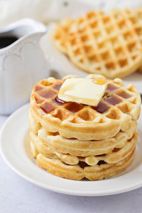 Eggo Waffle Recipe, Eggo Waffle, Best Waffle Recipe, Eggo Waffles, Waffle Iron Recipes, Honey Cornbread, Frozen Waffles, Waffle Sandwich, Waffle Recipe