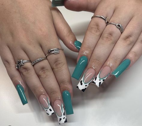 Long Square Acrylic Nails Western, Vaquera Nails Short, Long Acrylic Nails Western, Western Cowprint Nails, Turquoise Nails Western Cow Print, Cowprint Nails Square, Cow Print Teal Nails, Teal Western Nails Acrylic, Cowgirl Nails Acrylic