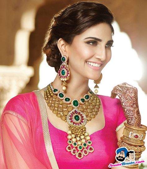 Vaani Kapoor Tbz Jewellery, Vaani Kapoor, Beautiful Gold Necklaces, Antique Jewelry Indian, Wedding Jewellery Collection, Gold Pendant Jewelry, Antique Gold Jewelry, Gold Fashion Necklace, Gold Jewelry Necklace