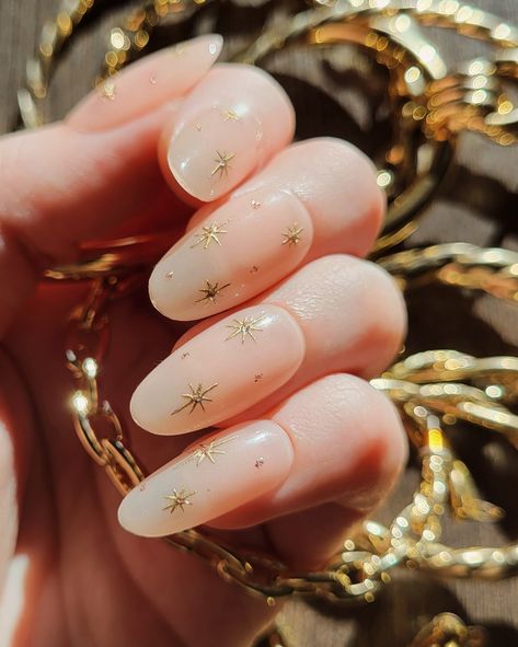 Sparkle Nude Nails, Gold Sparkle Nails, White Nails With Gold, Sun Nails, Gold Chrome Nails, Star Nail Designs, Silver Nail Designs, Sheer Nails, Simple Nail Art