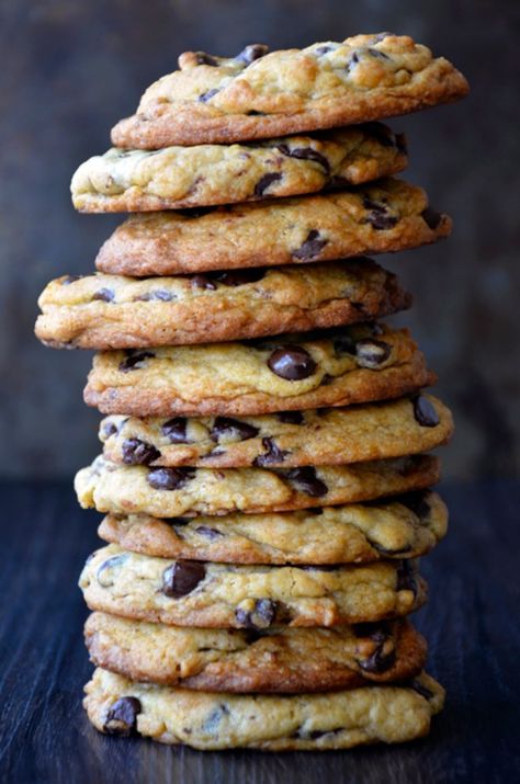 10 Chocolate Chip Cookie Recipes You Need in Your Life Tea Therapy, Best Chocolate Chip Cookies Recipe, Brownies Cookies, Diy Easy Recipes, Just A Taste, Hot Desert, Bar Cookies, Best Chocolate Chip Cookie, Chip Cookie Recipe