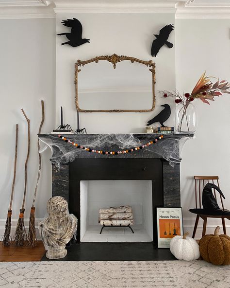 Anthropologie Halloween, Halloween Crows, Autumn Sonata, Diy Anthropologie, Chic Halloween Decor, Pottery Barn Furniture, Elegant Halloween Decor, Halloween Mantle, Chic Halloween