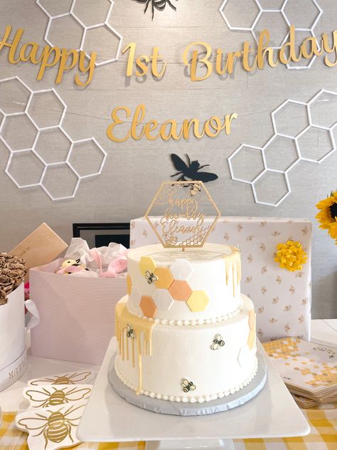 Honey Bee First Birthday Cake, Bee And Flower Birthday Party, Pink Bee Birthday Party, Sweet To Bee One Birthday Party, Baby Girl 1st Birthday Bee Theme, First Birthday Girl Bee Theme, So Sweet To Bee One Birthday, Bee 1st Birthday Party Girl, First Birthday Girl Themes Summer