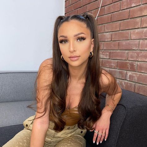 ANAIS HAIRSTYLE’s Instagram post: “@iam_evaqueen 💓 Hairstyle by me Makeup @justine.dlk #hairstyle #hairbyme #hairstyle #tf1 #makeup #hair #hairstyles #ponytail #hairideas…” Jazz Correia, Ariana Grande Ponytail, Jlc Family, Eva Queen, Hairstyles Ponytail, Queen Photos, Aesthetic Tiktok, Puff And Pass, Makeup Hair