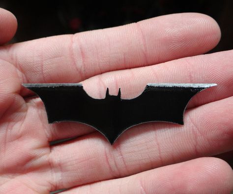 Razor Blade Batarang Batman Inspired, Steven Universe Funny, Razor Blade, Finger Tattoos, Art Block, Cool Gadgets, Quick Saves