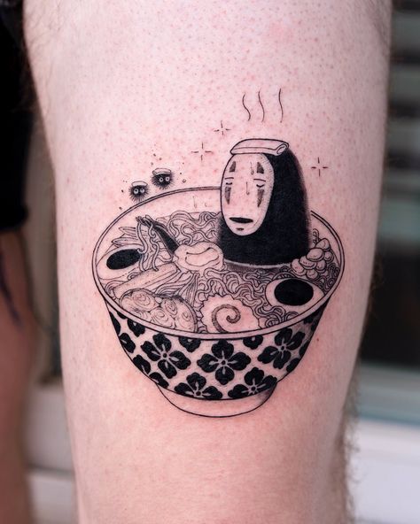 Tatuaje Studio Ghibli, Ghibli Tattoos, Studio Ghibli Tattoo, Korean Tattoo Artist, Bauch Tattoos, Ghibli Tattoo, Korean Tattoos, Kunst Tattoos, Awesome Tattoo