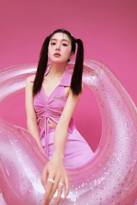 #y2k Y2k Kpop Photoshoot, Y2k Concept Photos, Y2k Photography, Y2k Photoshoot Ideas, Kpop Concept Photos Y2k, Pink Birthday Photoshoot Ideas, Y2k Pink Photoshoot, Y2k Editorial Photography, Korean Photoshoot