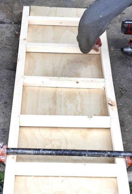 Hometalk Rustic Blanket Ladder, Rustic Blankets, Rustic Ladder, Rustic Woodworking, Woodworking Projects Furniture, Simple Woodworking Plans, Easy Diy Decor, Wooden Ladder, Learn Woodworking