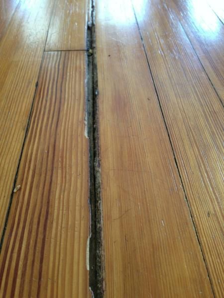 Home Cleaning List, Diy Hardwood Floor Refinishing, Hardwood Floor Scratches, Diy Hardwood Floors, Wood Floor Repair, Prefinished Hardwood Floors, Refinish Wood Floors, Organizing Home, Old Wood Floors