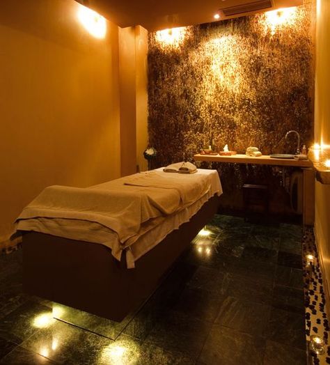 Masagge Room, Spa Room Ideas, Massage Room Design, Spa Massage Room, Massage Room Decor, Facial Room, Massage Therapy Rooms, Home Spa Room, Head Spa