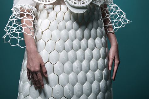 Jamela Law Fashion Inspired By Architecture, 3d Printed Fashion, Architectural Fashion, 3d Printing Fashion, Sculptural Fashion, Geometric Fashion, Conceptual Fashion, Graduation Style, Printed Fashion