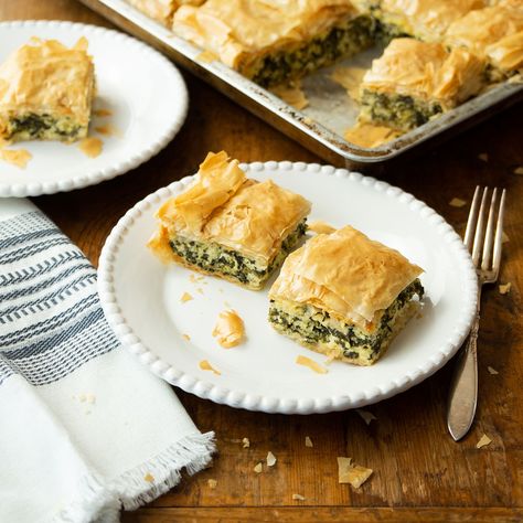 Classic Greek Spanakopita Greek Spanakopita, Cottage Cheese Recipes, Phyllo Dough, Creamy Spinach, Spinach And Feta, Easter Brunch, Greek Recipes, Cottage Cheese, Cheese Recipes