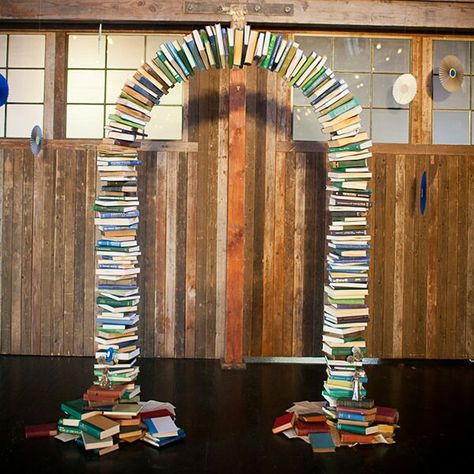 Book archway made out of all your favorite books Book Arch, Book Backdrop, Photography Planner, Book Themed Wedding, Literary Wedding, Planner Pink, Wedding Archway, Wedding Alters, Storybook Wedding