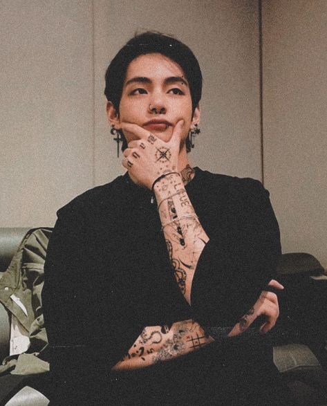 Kim Taehyung Tattoo, Taehyung Piercing, Taehyung Tattoo, Taehyung With Tattoos, Taehyung Edit Photo, Kim Taehyung Name Tattoo, Taehyung Boyfriend Material, Jimin Tattoos Edit, Jungkook Tattoo Edit