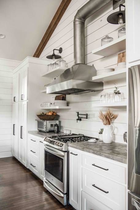 Chip and Jo’s Most Dramatic ‘Fixer-Upper’ Is Now Available to Rent on Airbnb Fixer Upper Kitchen Joanna Gaines, Kitchen Joanna Gaines, Fixer Upper Kitchen, Fixer Upper House, Farmhouse Trends, Diy Kitchen Remodel, Farm Kitchen, Vent Hood, Kitchen Farmhouse