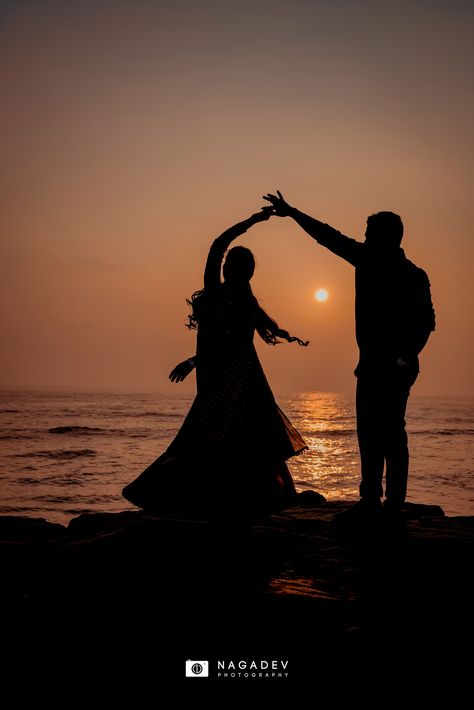 Aesthetic Pre Wedding Shoot, Photoshoot Ideas Pre Wedding, Sunrise Pre Wedding Shoot, Sunset Pre Wedding Shoot, Pre Wedding Poses Indian Beach, Pre Wedding Photoshoot Outdoor Different Styles, Pre Wedding Photoshoot Outfit Dresses, Sunset Couples Photoshoot, Pre Wedding Shoot Ideas Beach