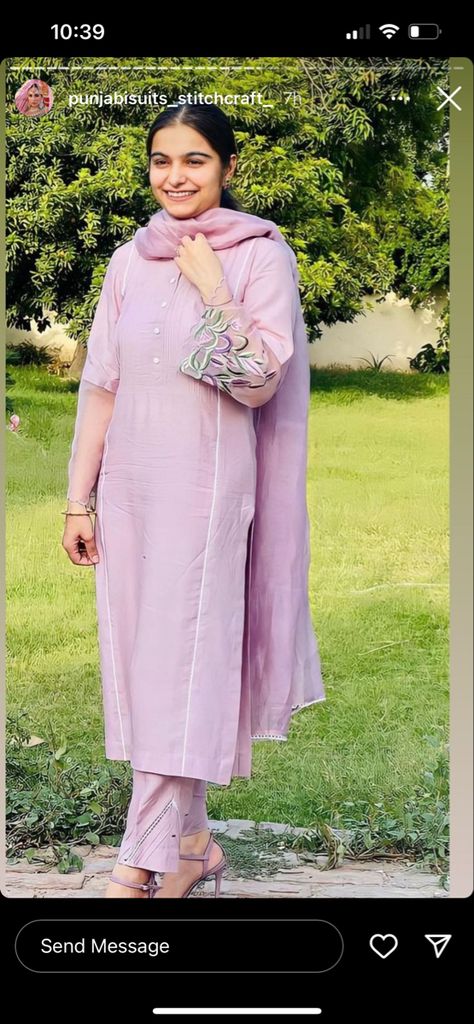 Simple Punjabi Suit Design With Lace, Punjabi Simple Suit, Suit Design With Laces Punjabi, Plain Suit Designs Indian Style Latest, Simple Punjabi Suits Designer Boutique, Plain Punjabi Suits, Plain Suit Designs Indian, Afgani Salwar, Printed Frocks For Women