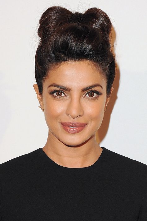 cool How To Get Priyanka Chopra's Bow Bun Check more at http://www.globaldiscuss.com/how-to-get-priyanka-chopras-bow-bun/ Hair Bow Bun, Brassy Blonde Hair, Bun Bow, High Bun Hair, Bleached Hair Repair, Bow Bun, Brassy Blonde, Bun Tutorials, Ballroom Hair