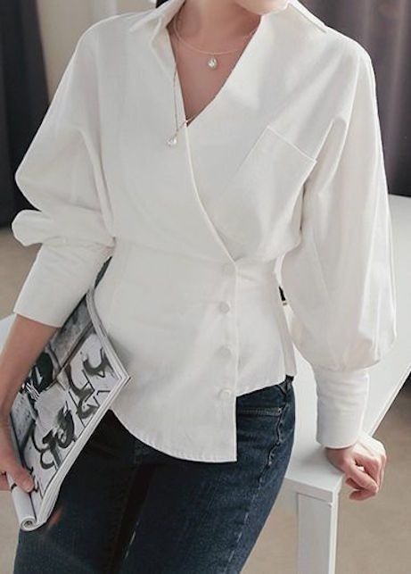 Balloon Sleeve Shirt, Woman In White, Sewing Clothes Women, Trendy Tops For Women, White Long Sleeve Blouse, Trendy Fashion Tops, Hem Blouse, Turndown Collar, Moda Vintage