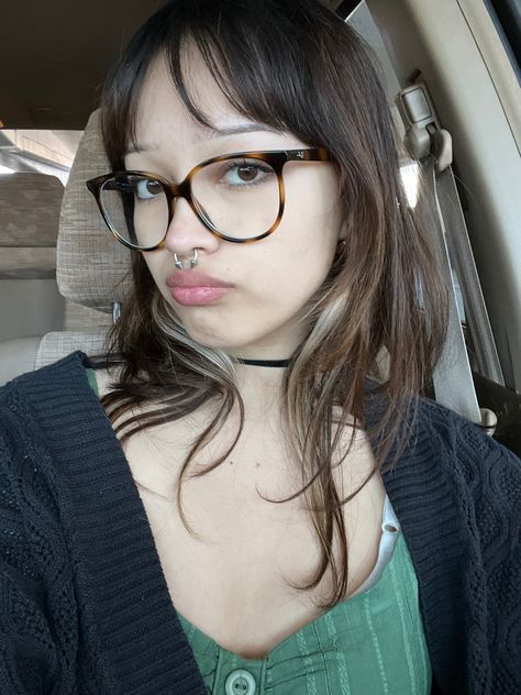 Grunge With Glasses, Grunge Makeup With Glasses, Glasses And Bangs Haircuts, Glasses Inspo Women Round Face, Midi Bangs, Woman Glasses Aesthetic, Glasses On Round Face, Indie Sleaze Hair, Glasses Ideas For Women