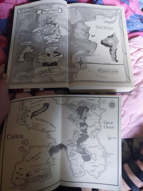 The map of Prythian from A Court Of Thorns And Roses and the map of Erilea from Throne Of Glass Erilea Map, Map Of Prythian, Prythian Map, Throne Of Glass Series, Sarah J Maas Books, A Court Of Mist And Fury, Fantasy Map, Throne Of Glass, Sarah J Maas