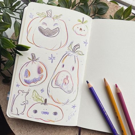 Art Sketchbook Halloween, Pumpkin Patch Doodle, Spooky Season Art, Pumpkin Sketch Simple, Cute Pumpkin Art, Halloween Art Sketches, Halloween Sketchbook Ideas, Cool Journal Pages, Color Pencil Sketches Sketchbooks