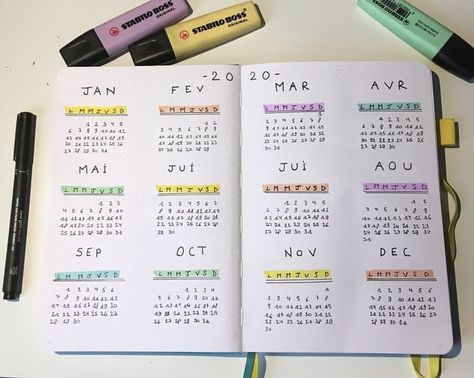 Dotted Journal Calendar, Bujo Year Calendar, Bullet Journal Year Calendar, Bullet Journal Calendar 2023, First Page Bullet Journal, Bullet Boy, Bullet Journal Year, Journal First Page, Bullet Journal First Page