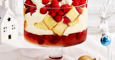 Will you accept this rosé? Pavlova Trifle, Summer Trifle, Christmas Trifle Recipes, Sweets Board, Raspberry Trifle, Frozen Pudding, Christmas Trifle, Summer Pudding, Christmas Ice Cream