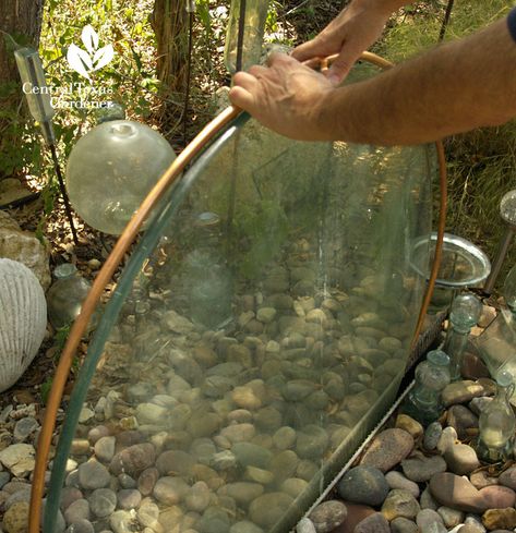 copper tube on table top water wall Fountain Indoor, Diy Water Feature, Diy Water Fountain, Outdoor Water Features, Diy Garden Fountains, Diy Fountain, Healing Garden, Water Wall, Backyard Water Feature