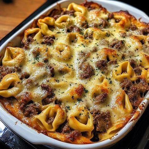 Beef Tortellini Bake, Garlic Parmesan Beef Tortellini Bake, Parmesan Beef, Beef Tortellini, Cheddar Broccoli Potato Soup, Tortellini Bake, Herb Roasted Potatoes, Tortellini Recipes, Cheesy Casserole