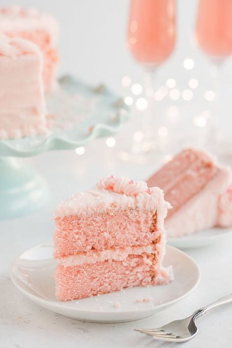 Pink Champagne Cake - The Suburban Soapbox Pink Champagne Cake Recipe, Cake Flavor Ideas, Champagne Cake Recipe, Champagne Buttercream, Champagne Recipe, Pink Champagne Cake, Cake Wallpaper, Champagne Cake, Cake Frosting Recipe