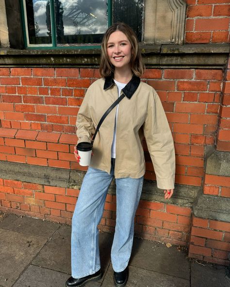 Rachael | lalalala season ☕️🍂✨ | Instagram

casual outfits | mango jacket | autumn outfits | outfitinspo Coffee Run Outfit, Run Outfit, City Girl Aesthetic, Coffee Run, Jacket Beige, Relaxed Outfit, Business Casual Outfits For Women, Autumn Outfits, Contrast Collar