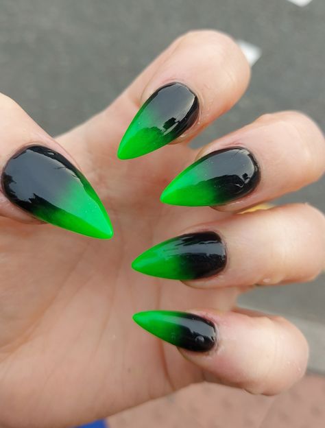 Black And Green Ombré Nails, Black And Green Goth Nails, Black And Neon Ombre Nails, Black Nails With Neon Tips, Neon Green And Black Nails Acrylic, Black And Green Gel Nails, Black And Neon Green Nail Designs, Lime Green And Black Nails Design, Black Neon Green Nails