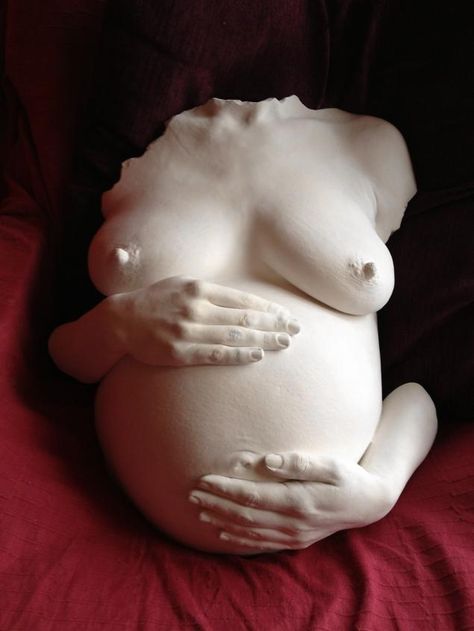 pregnant belly plaster cast - This is beautifully done. Pregnant Belly Cast, Belly Art, Belly Casting, Pregnancy Bump, Body Cast, Mommy Moments, British Artists, Baby Bowls, Art Articles