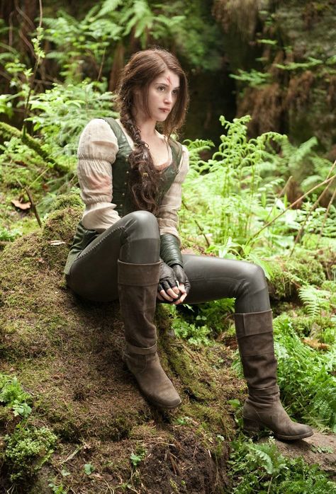 Gemma Arterton in “Hansel and Gretel” Moda Steampunk, العصور الوسطى, Fest Outfits, Idee Cosplay, Medieval Costume, Medieval Clothing, Medieval Dress, Fantasy Costumes, Fantasy Clothing