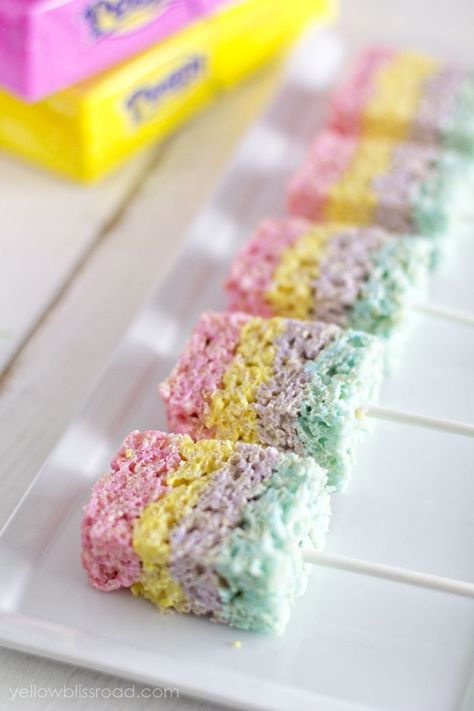 #RiceKrispieTreats with a colorful #Easter twist {made with #Peeps}! // YellowBlissRoad.com Peeps Rice Krispie Treats, Peeps Treats, Rice Cereal Treats, Easter Snacks, Spring Cake, Cereal Treats, Easter Goodies, Rice Crispy Treats, Crispy Treats