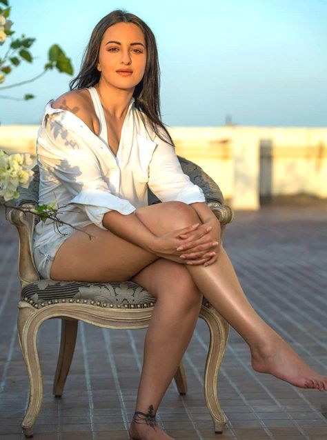 Egyptian Women, Sonakshi Sinha, Anushka Sharma, Follow Instagram, Bollywood Girls, Katrina Kaif, Indian Actress Hot Pics, Alia Bhatt, Priyanka Chopra