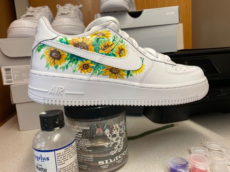 Painted Nikes, Nike Air Force One, Preppy Shoes, Custom Nike Shoes, Air Force 1 Custom, Custom Converse, Custom Air Force 1, Custom Nike, Cute Nike Shoes