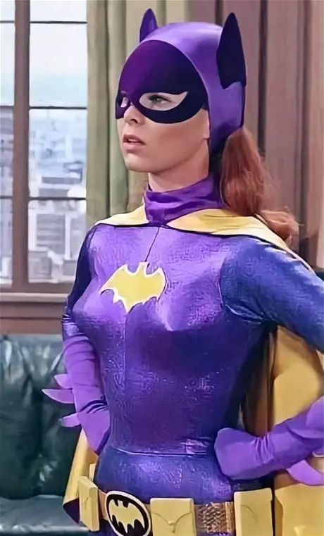 Yvonne Craig as 60’s Batgirl Batgirl Pictures, Bat Woman, Batgirl Art, Dc Batgirl, Batgirl Cosplay, James Gordon, Batman Tv Show, The Batmobile, Yvonne Craig