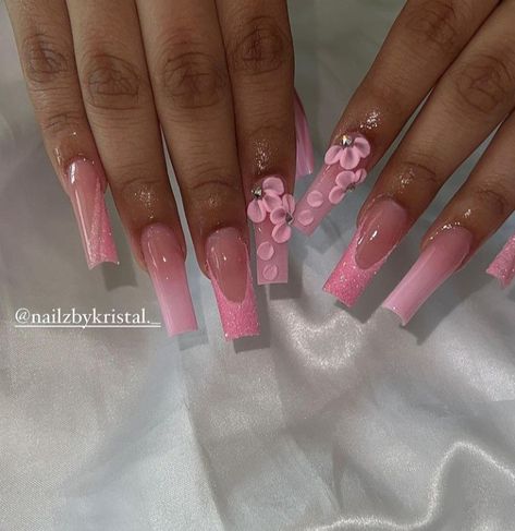 Acrylic Nails Purple Ombre, Acrylic Nail Designs Light Pink, Light Pink Acrylic Nails Designs, Acrylic Nails Black Women, Pink Acrylic Nail Designs, Light Pink Acrylic Nails, Pink Tip Nails, Pink French Tip, Purple Ombre Nails