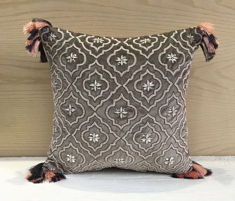 Glamorous Decor, Living Room Cushions, Contemporary Pillows, Toss Pillow, Luxury Throws, Luxury Cushions, Luxury Contemporary, Gold Pillows, Creative Embroidery