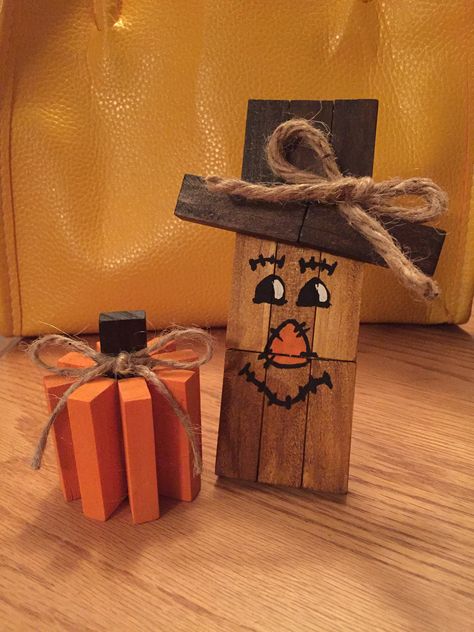 Diy Fall Decorations, Christmas Craft Show, Fall Wood Crafts, Fall Pumpkin Crafts, Fall Decor Diy Crafts, Halloween Wood Crafts, Dollar Store Diy Projects, Easy Fall Crafts, Tower Block