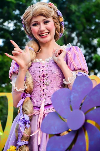 Soundsational - Rapunzel Tangled Cosplay, Rapunzel Cosplay, Disneyland Princess, Disney Princess Cosplay, Disney Parque, Rapunzel Disney, Disney Face Characters, Disney Photography, Princess Cosplay