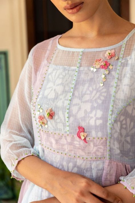 Cotton Embroidery Kurti, Kota Doria Dress Designs, Kota Suits Designs, Kota Doria Suits Neck Design, Kota Kurti Designs Latest, Kota Doria Kurta Design, Cotton Embroidery Dress, Cotton Kurties, Lilac Fabric