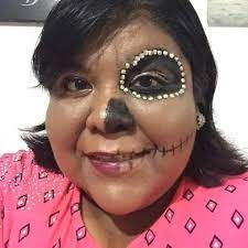 Catrina Makeup, Cute Spanish Quotes, Halloween Outfits, Maquillaje De Ojos, Carnival Face Paint, Halloween Face Makeup, Memes, Makeup, Make Up