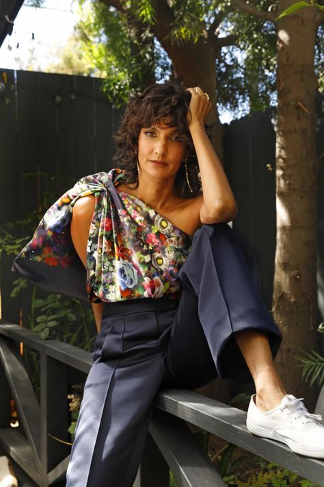 Poorna Jagannathan Style, Poorna Jagannathan Never Have I Ever, Never Have I Ever Devi And Paxton, Poppy Pomfrey, Poorna Jagannathan, Aneesa Never Have I Ever, Hanna Tv Show, South Asian Women, Female Image