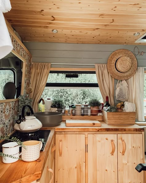 Van Conversion Kitchen, Motorhome Remodel, Camper Interior Design, Bus Living, Van Conversion Interior, Campervan Life, Build A Camper Van, Throwing It Back, Build A Camper