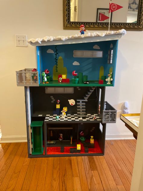 Diy Super Mario Dollhouse, Dollhouse For Boys Diy, Diy Mario Playhouse, Super Mario House Diy, Mario Doll House, Super Mario Play House Diy, Mario Lego Display, Super Mario Doll House, Super Mario Playhouse