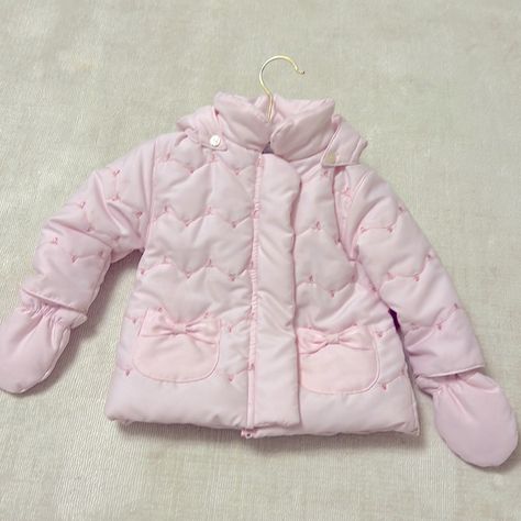 Brand New Pink Princess Clothes, Coquette Winter Fits, Coquette Sweaters, Pink Winter Clothes, Pink Fall Fashion, Wonyoungism Outfits, Kawaii Clothes Outfits, Light Pink Jacket, Cute Winter Coats